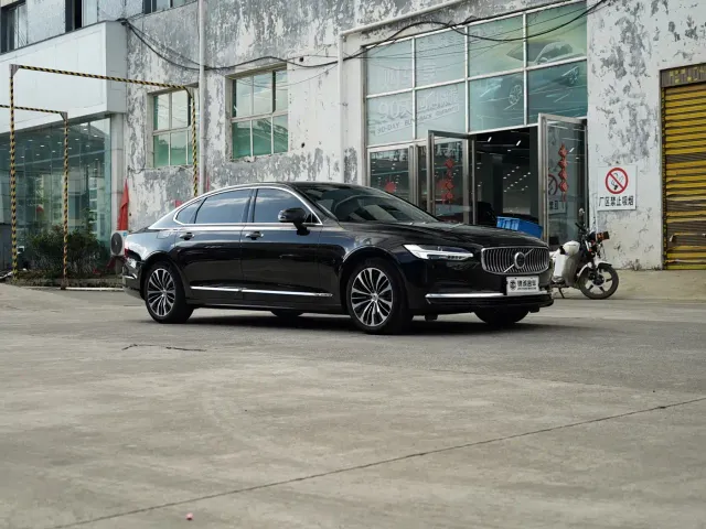Volvo S90 — Фото автомобиля 3