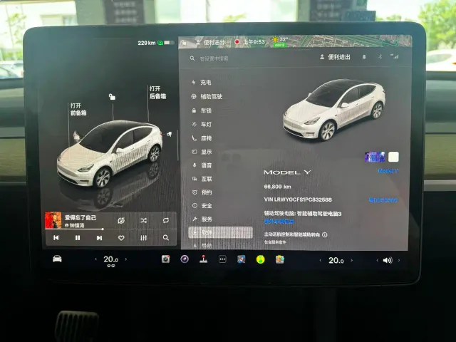 Tesla Model Y — Фото автомобиля 8