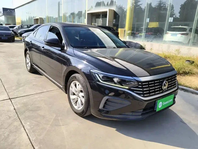 Volkswagen Passat — Фото автомобиля 3
