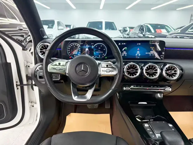Mercedes-Benz A-Class — Фото автомобиля 16