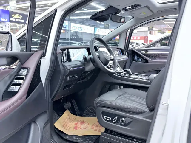 GAC Trumpchi M8 — Фото автомобиля 10