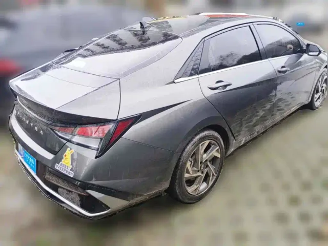 Hyundai Elantra — Фото автомобиля 2
