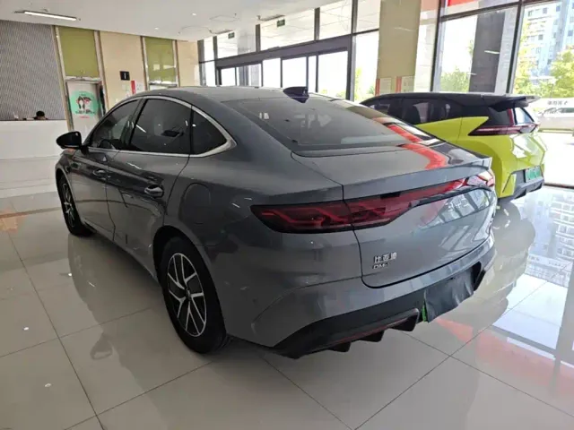 BYD Qin L — Фото автомобиля 4