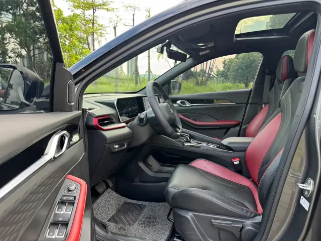 Geely Binyue — Фото автомобиля 10