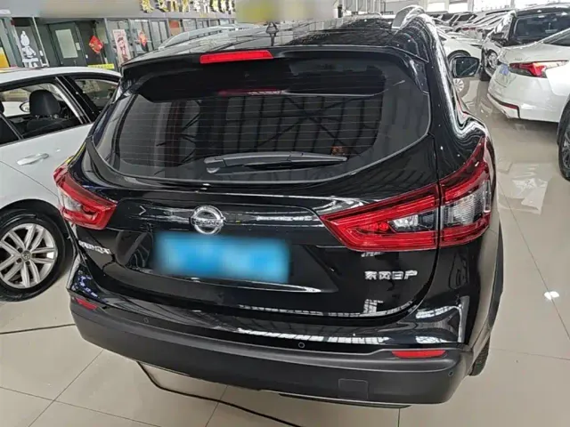 Nissan Qashqai — Фото автомобиля 5