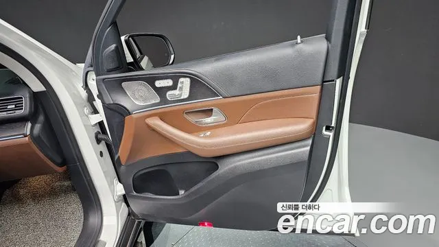 Mercedes-Benz GLE-Class — Фото автомобиля 19