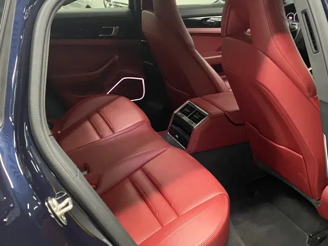 Porsche Panamera — Фото автомобиля 12