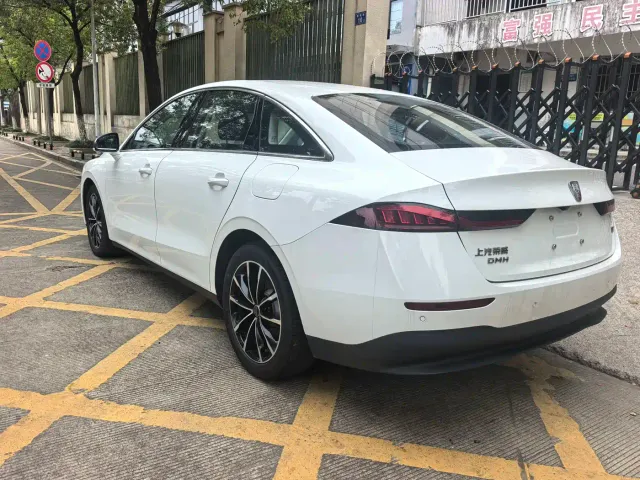 Roewe D7 — Фото автомобиля 7