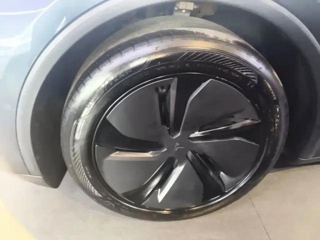 Tesla Model Y — Фото автомобиля 22