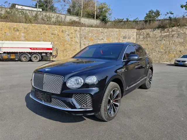 Фотография автомобиля — Bentley Bentayga
