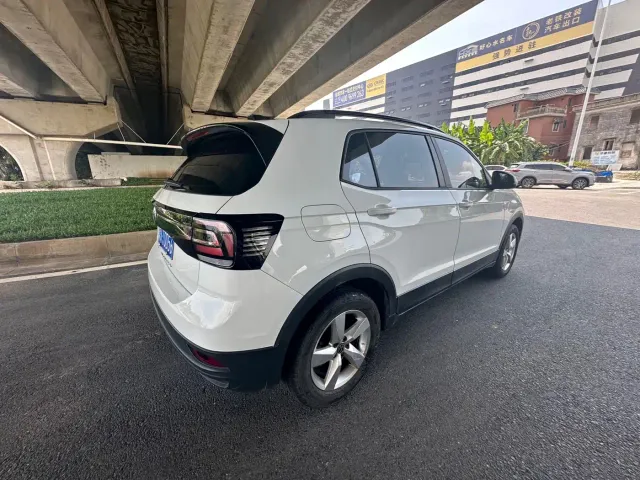Volkswagen T-Cross — Фото автомобиля 5
