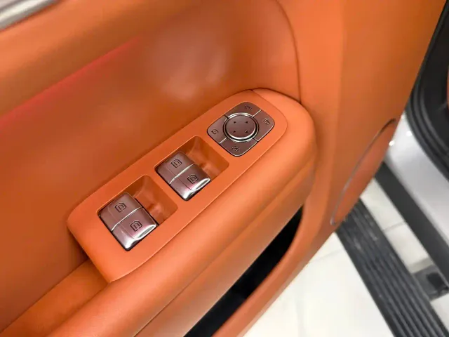 Li Auto L8 — Фото автомобиля 8