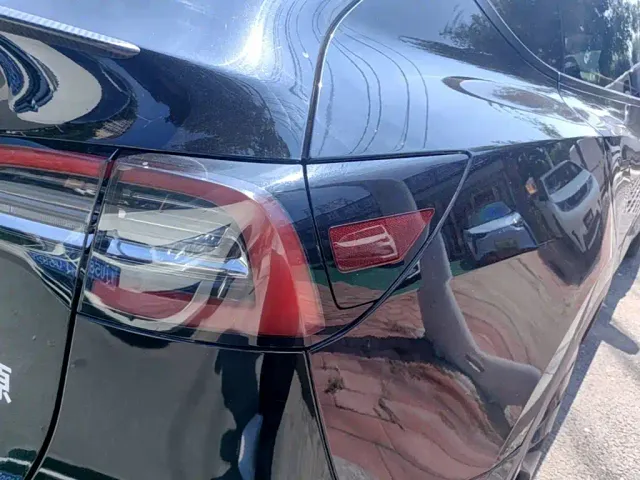 Tesla Model Y — Фото автомобиля 7