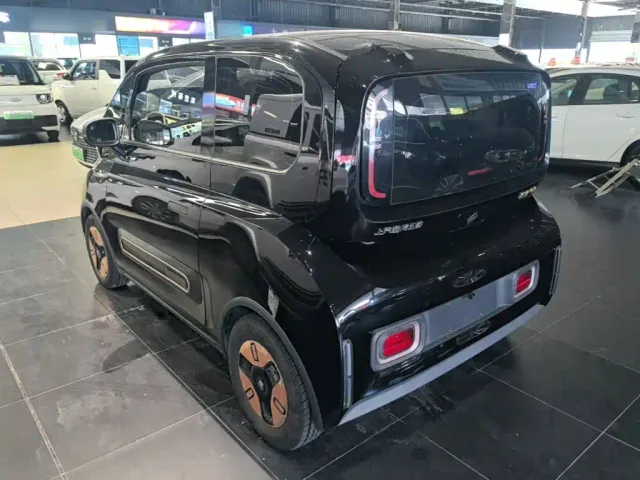 Baojun KiWi EV — Фото автомобиля 4