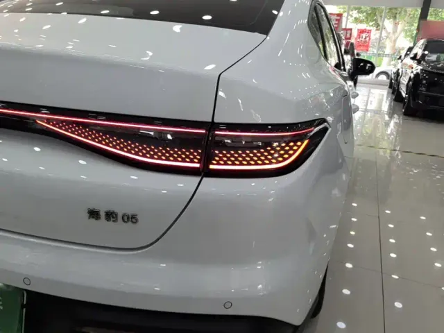 BYD Seal 05 DM-i — Фото автомобиля 7