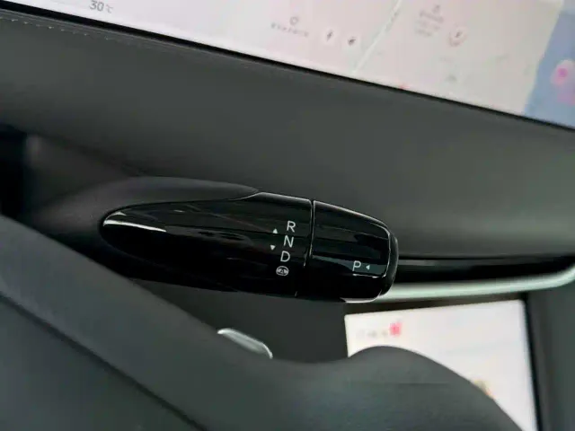 IM Motors LS6 — Фото автомобиля 14