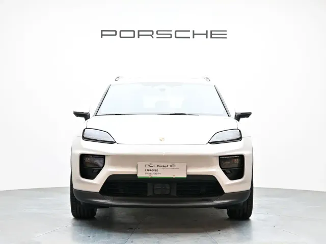 Porsche Macan EV — Фото автомобиля 2