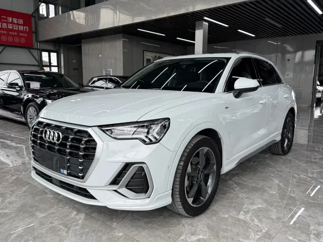 Фотография автомобиля — Audi Q3