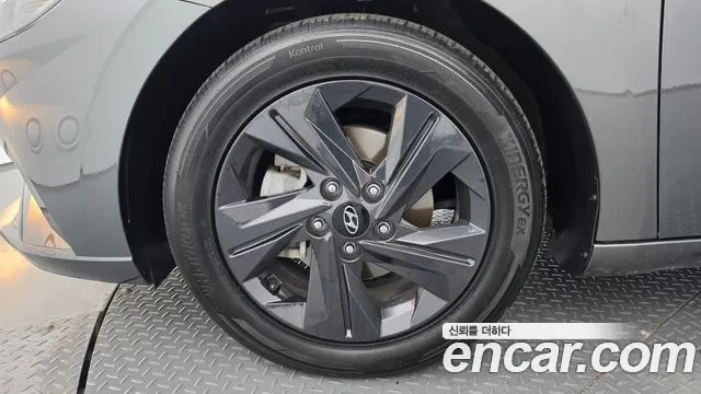 Hyundai Avante CN7 — Фото автомобиля 5
