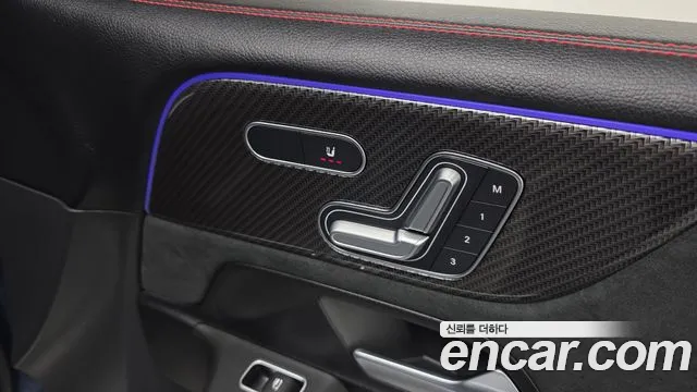 Mercedes-Benz GLB-Class — Фото автомобиля 29