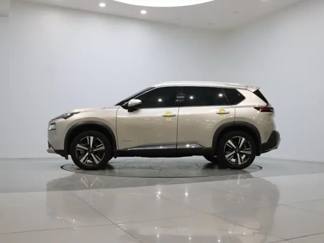 Nissan X-Trail — Фото автомобиля 8