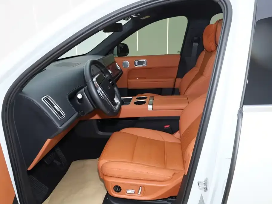 Li Auto Li Auto L6 2024 Pro — Фото автомобиля 23