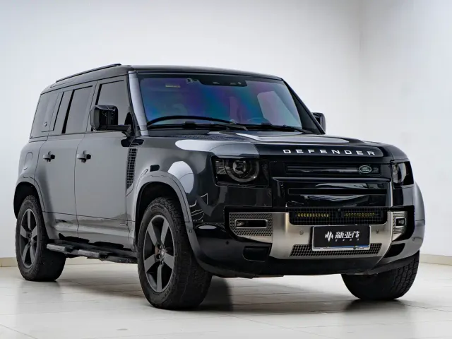 Land Rover Defender — Фото автомобиля 3