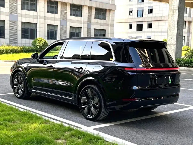 Li Auto L9 — Фото автомобиля 9