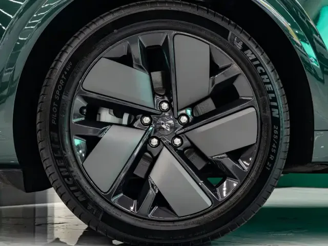 Li Auto L6 — Фото автомобиля 7