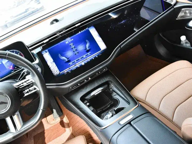 Mercedes-Benz E-Class — Фото автомобиля 16
