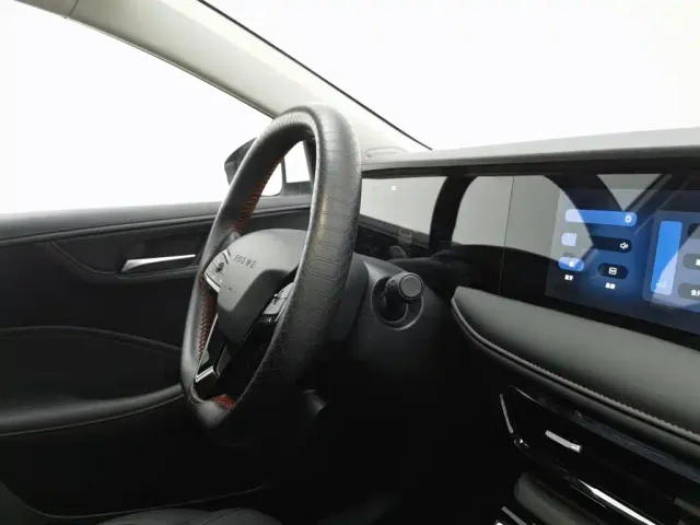 Roewe i5 — Фото автомобиля 22