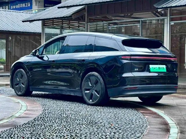 Li Auto i6 — Фото автомобиля 15