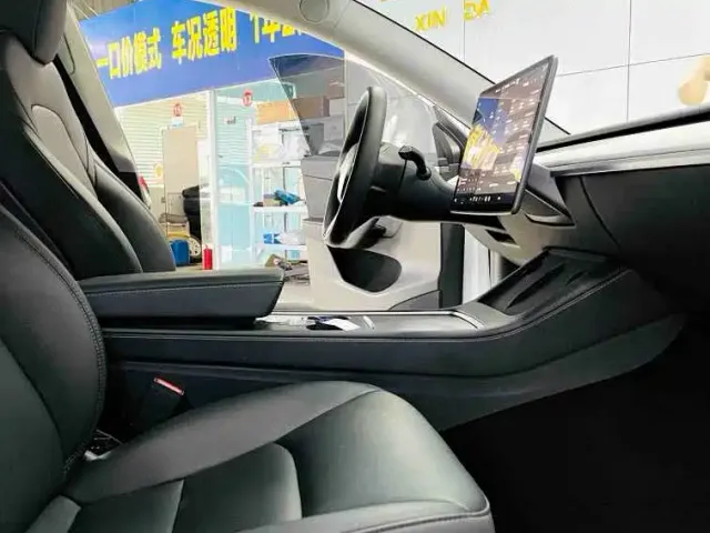 Tesla Model Y — Фото автомобиля 6