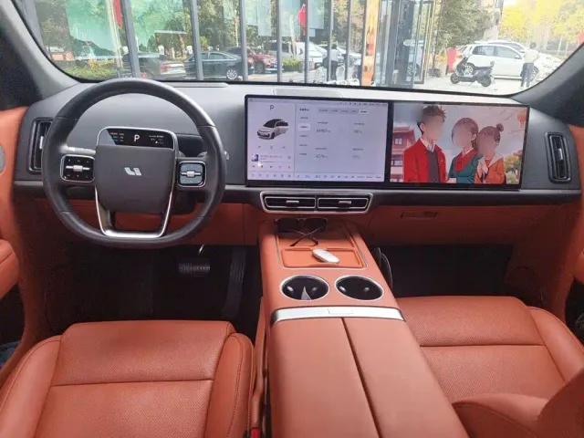 Li Auto L7 — Фото автомобиля 5