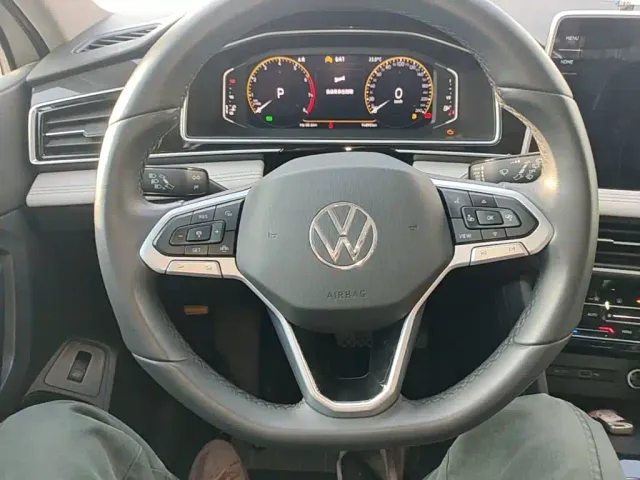 Volkswagen Tiguan L — Фото автомобиля 10