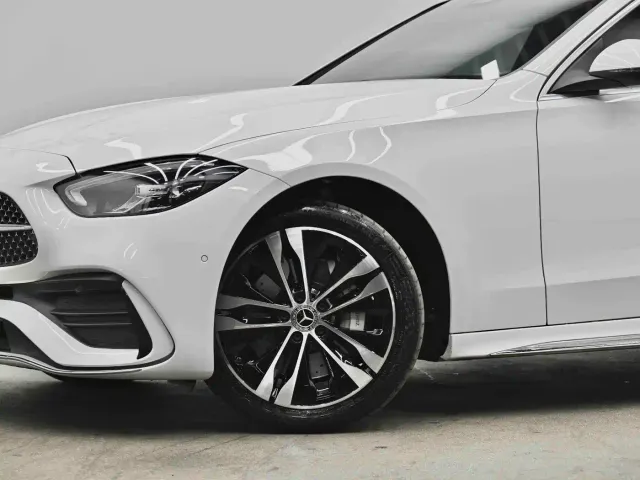 Mercedes-Benz C-Class — Фото автомобиля 9