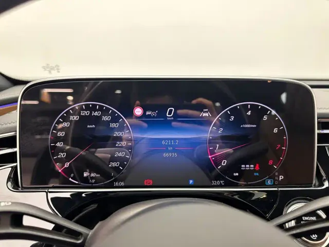 Mercedes-Benz E-Class — Фото автомобиля 14