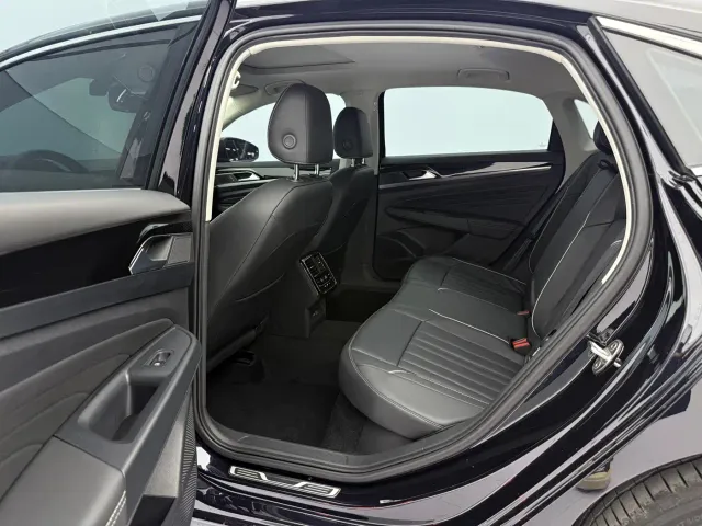 Volkswagen Passat — Фото автомобиля 17
