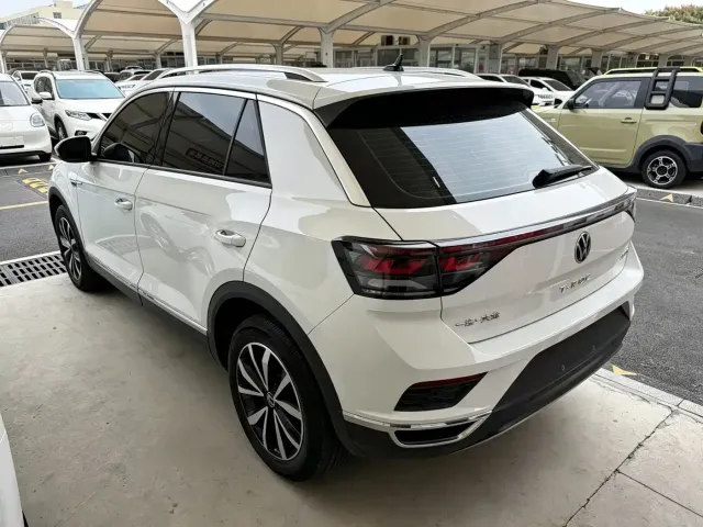 Volkswagen T-Roc — Фото автомобиля 11