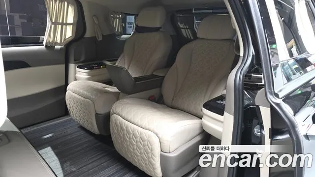 Kia Canival Carnival 4 поколение Бензин 4 места Hi-Limousine — Фото автомобиля 12