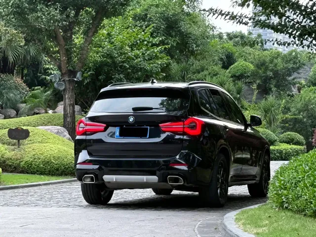 BMW BMW X3 2022 Facelift xDrive25i M Sport Package — Фото автомобиля 4