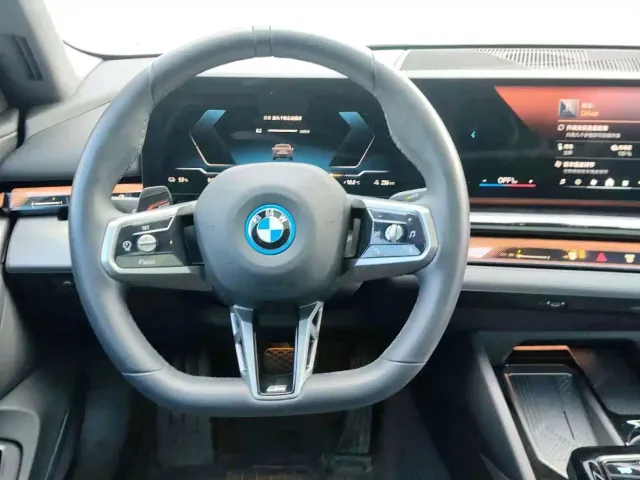 BMW i5 — Фото автомобиля 9