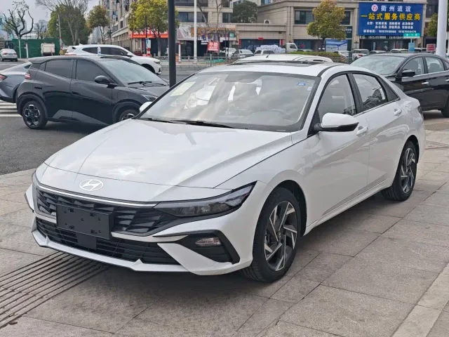 Фотография автомобиля — Hyundai Elantra
