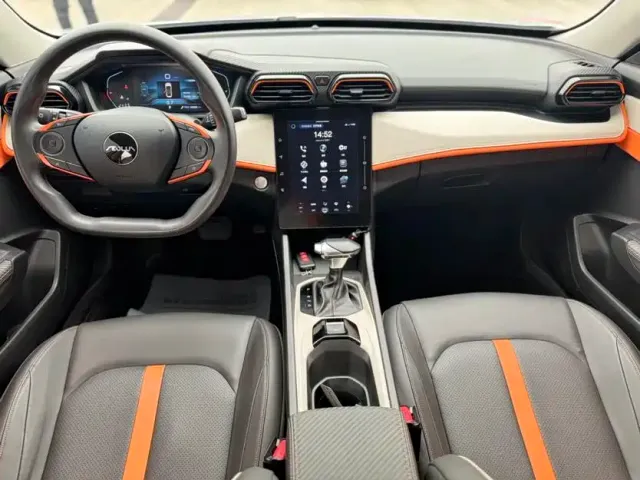 Dongfeng Yixuan — Фото автомобиля 6