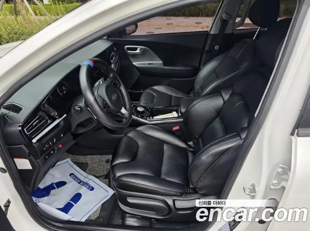 Kia Niro — Фото автомобиля 8