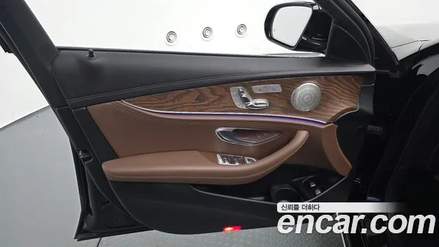 Mercedes-Benz E-Class W213 — Фото автомобиля 13