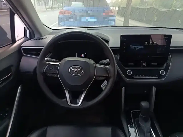 Toyota Frontlander — Фото автомобиля 2