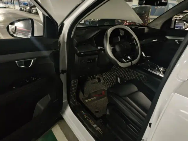 Wuling Asta — Фото автомобиля 19