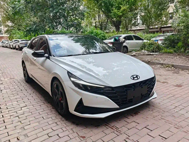 Hyundai Elantra — Фото автомобиля 2