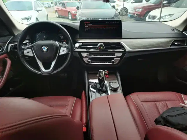 BMW 5 Series — Фото автомобиля 9